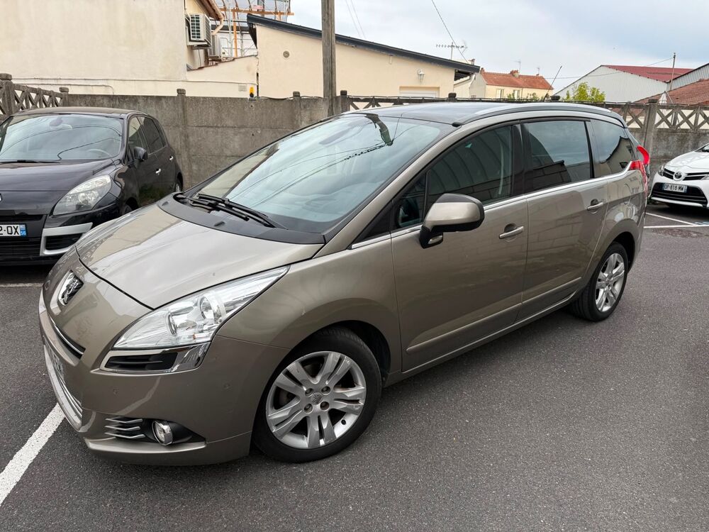 5008 1.6 e-HDI 112 CV BMP6 allure 7 place garantie 6 mois 2012 occasion 78800 Houilles
