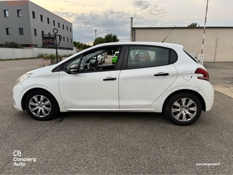 208 1.6 BlueHDI 75 soci&eacute;t&eacute; 2 places / CarPlay / Distribution neu 2016 occasion 69700 Givors