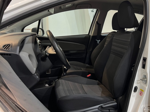 Yaris 69ch 1.0 vvt-i 2016 occasion 17000 La Rochelle