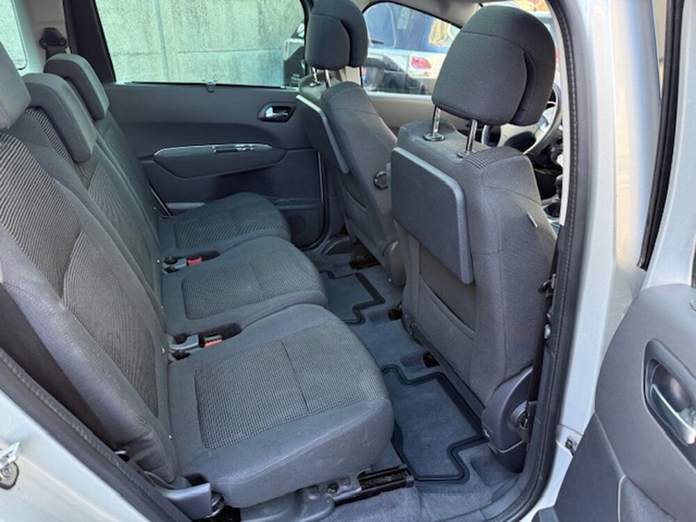 5008 1.6 e-HDI 115 CV allure 7 place 1er main garantie 6 mois 2014 occasion 78800 Houilles