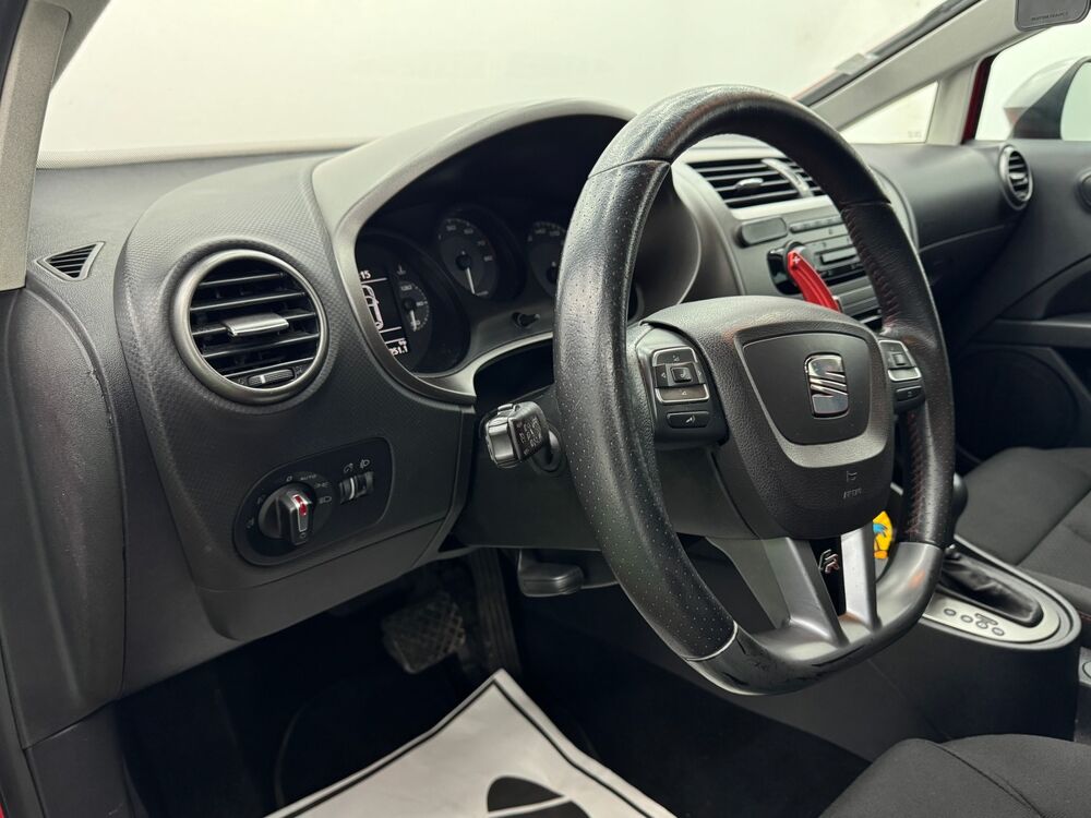 Leon FR 2.0L TFSI 211CH Radar AR Moteur a Chaine R&eacute;vision a Jour 2010 occasion 69200 VENISSIEUX