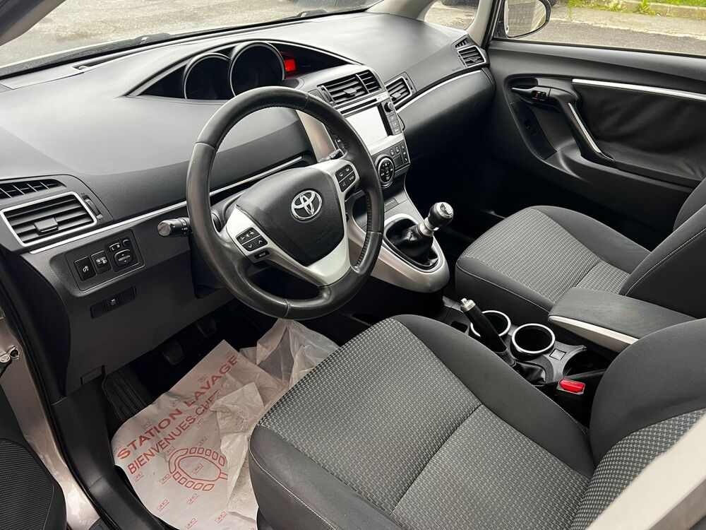Corolla Verso 1.6 D4-D 112 5 places garantie 3 mois 2014 occasion 31120 PORTET SUR GARONNE