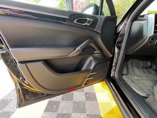 Cayenne 3,6. V6 Full, Black. 2011 occasion 44500 La Baule-Escoublac