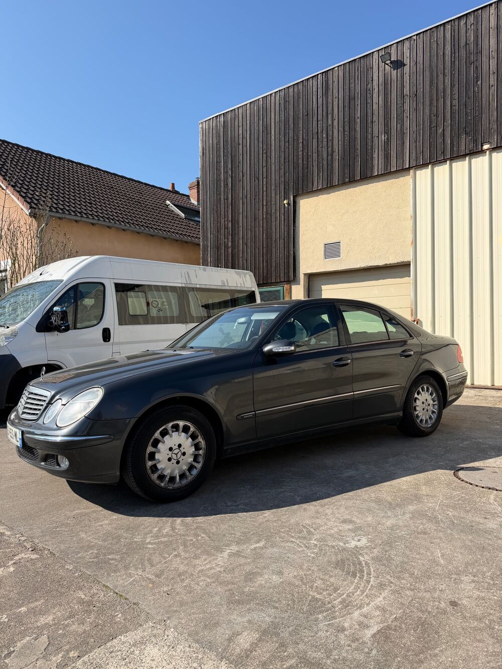 Classe E 320 3.2i V6 luxe s2 2003 occasion 45400 Fleury-les-Aubrais