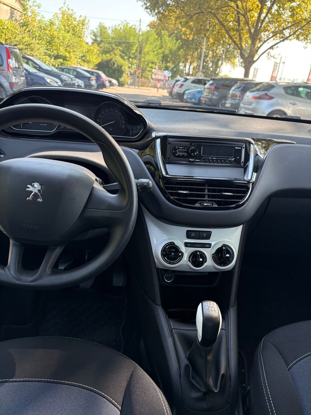 208 1.2 ESSENCE 68ch 24 000 KM GARANTIE 2019 occasion 69320 Feyzin