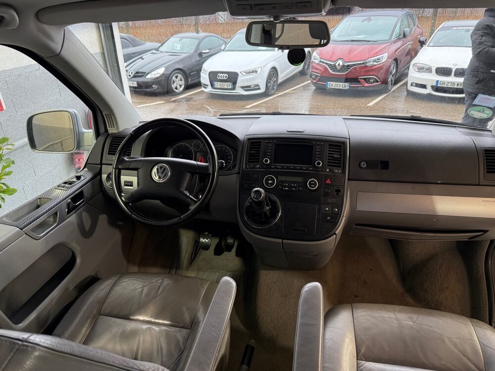 Transporter Multivan T5 2.5 174ch. 7 places clim r&eacute;viser 2005 occasion 69800 SAINT-PRIEST
