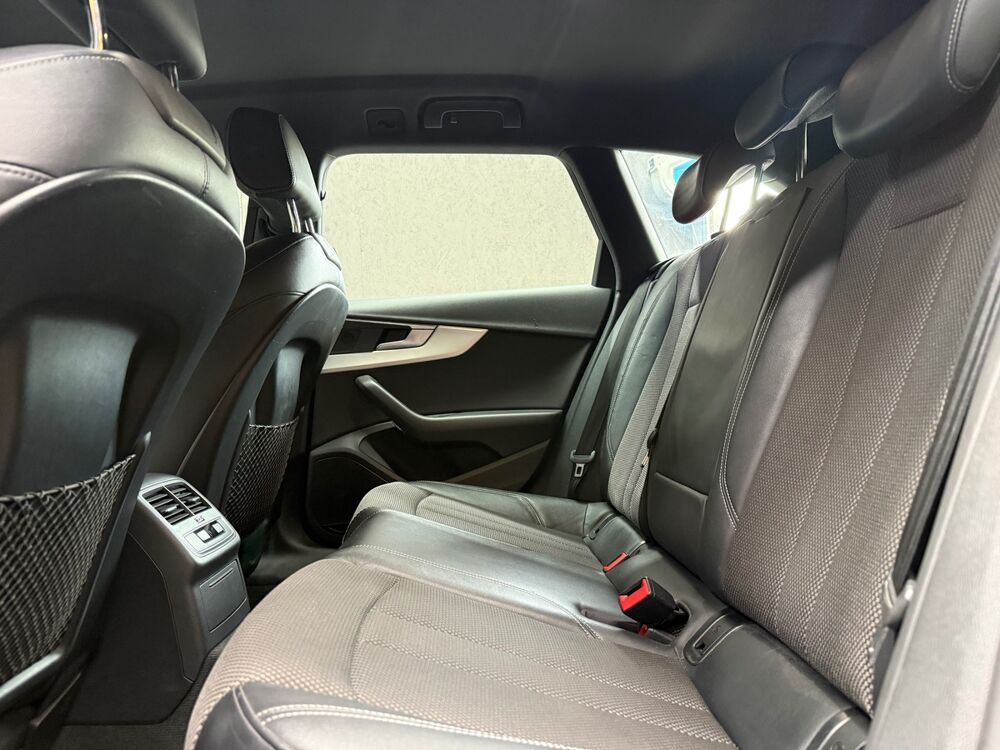 A4 2.0 TDi 150ch S-Tronic7 - S-LINE / VITRUAL COCKPIT / ATTELA 2017 occasion 45560 Saint-Denis-en-Val