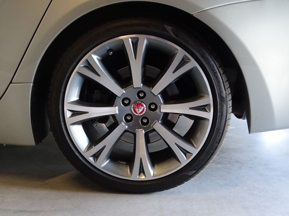 XJ II 3.0 V6 340 Ch S/C PORTFOLIO Supercharged AWD 4x4 2013 occasion 34500 B&eacute;ziers