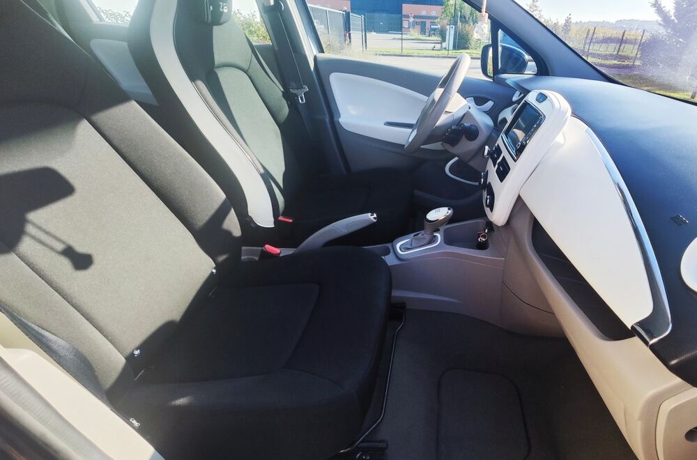 Zo&eacute; Z.E. LIFE CHARGE RAPIDE TYPE 2 GARANTIE 3/6/12 MOIS 2015 occasion 78200 BUCHELAY