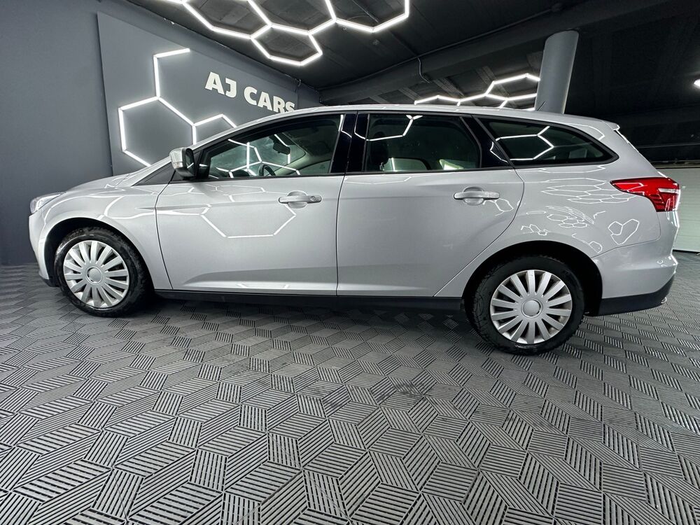Focus 1.5 TDCi 120Ch *DISTRI NEUVE *RADARS DE RECUL *GARANTIE 12 M 2017 occasion 57160 Moulins-l&egrave;s-Metz