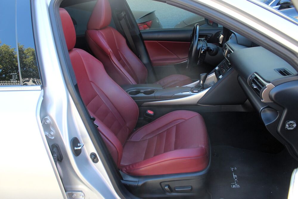 IS III (2) 300H F SPORT EXECUTIVE FULL OPTIONS + CARPLAY / ENT 2020 occasion 34430 Saint-Jean-de-V&eacute;das