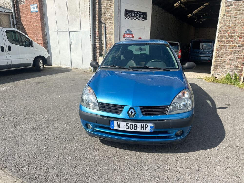 Clio 1.2i // 1 propri&eacute;taire // 2003 occasion 59500 Douai