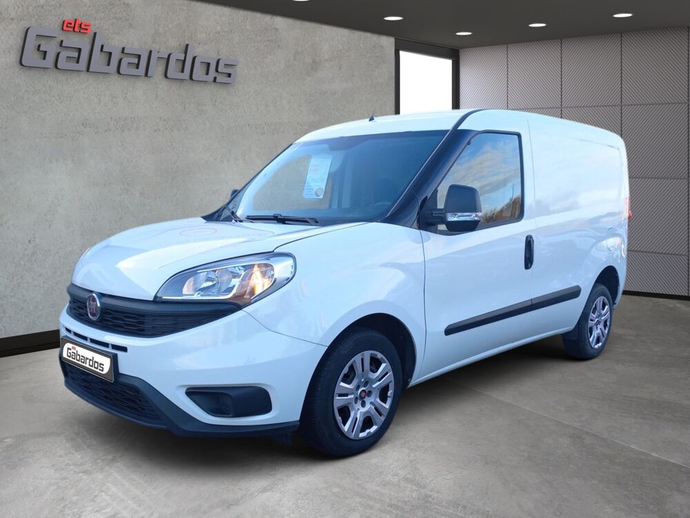 Doblo 1.6 MJTD 105CV 3 PLACES BUSINESS PRO LOUNGE 2023 occasion 17100 SAINTES