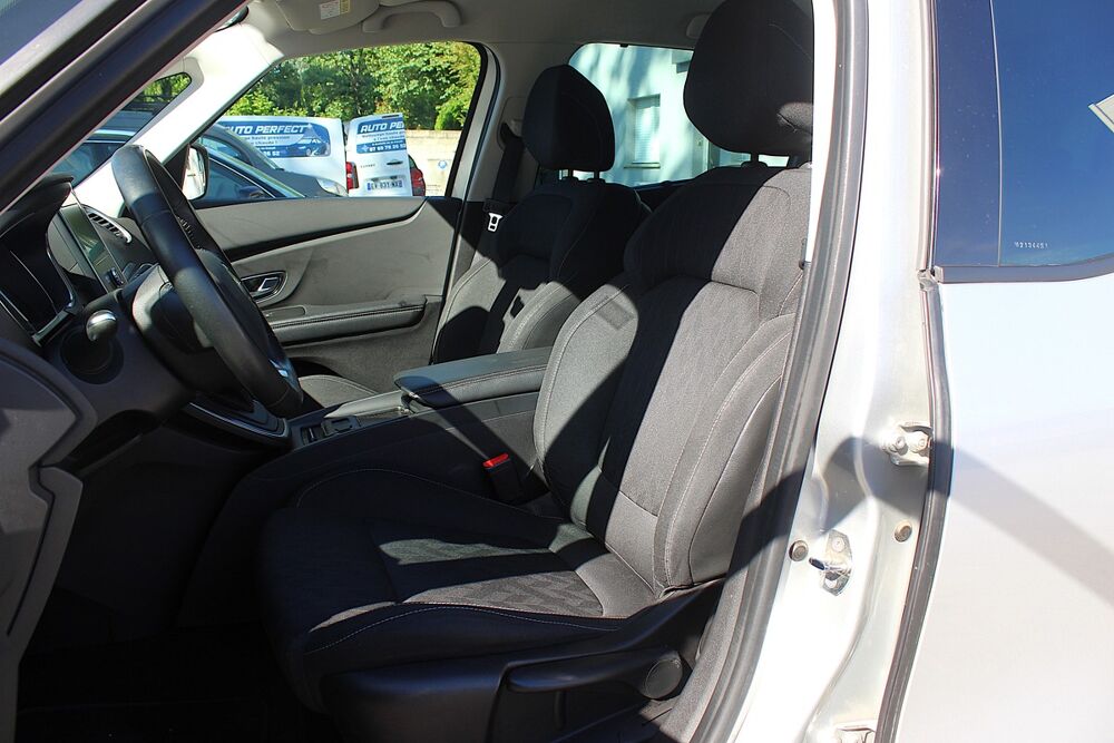 Grand scenic IV IV 1.3 TCE 140 ch ENERGY LIMITED EDC 7 + ATTELAGE / CARPLAY 2019 occasion 34430 Saint-Jean-de-V&eacute;das