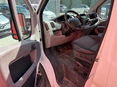 Boxer 2.2L HDI 101 CHV DIESEL - BEAUCOUP DE RANGEMENTS | R&Eacute;VIS&Eacute;E-G 2012 occasion 13200 Arles