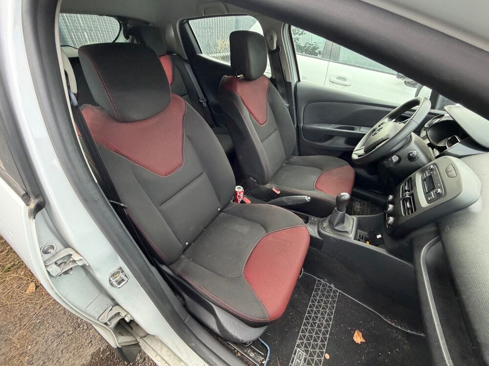 Clio IV 1.2 16v 75 REGULATEUR BUSINESS DISTRIB.+CT OK 2013 occasion 31120 Portet-sur-Garonne