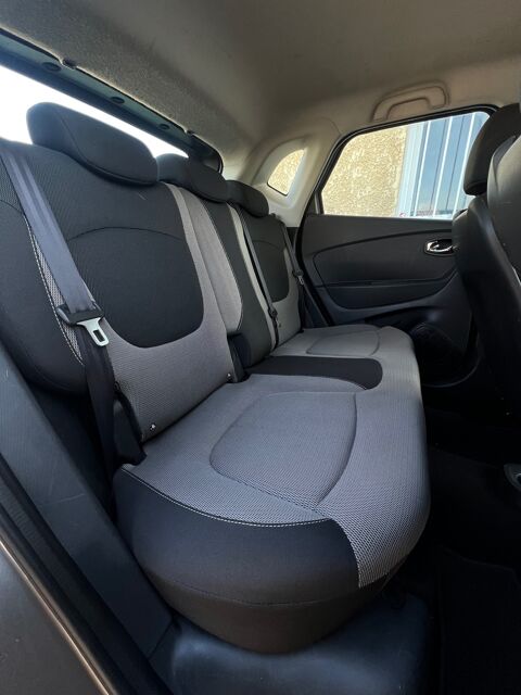 Captur 1.5 DCI 90 CH PREMIERE MAIN - ENTRETIEN COMPLET RENAULT 2014 occasion 69230 SAINT PRIEST