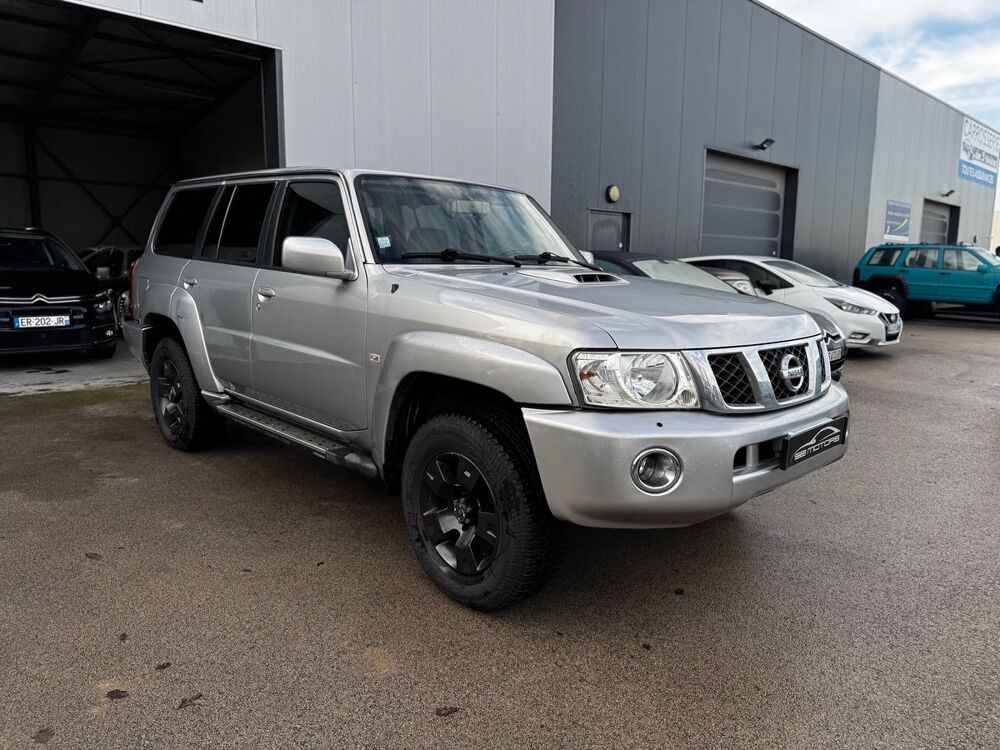 Patrol Y61 Phase III 3.0 TDI 160ch BVA LUXE ELEGANCE 7 PLACES 2006 occasion 01090 Montceaux