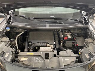 5008 1.2THP EAT8 130 cv Bo&icirc;te auto - Si&egrave;ges Massants - CarPlay - 2020 occasion 95190 Goussainville