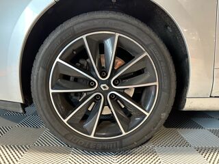 M&eacute;gane Grand Sc&eacute;nic III Phase 2 1.6 dCi FAP Energy eco2 130 cv Fini 2013 occasion 51370 CHAMPIGNY