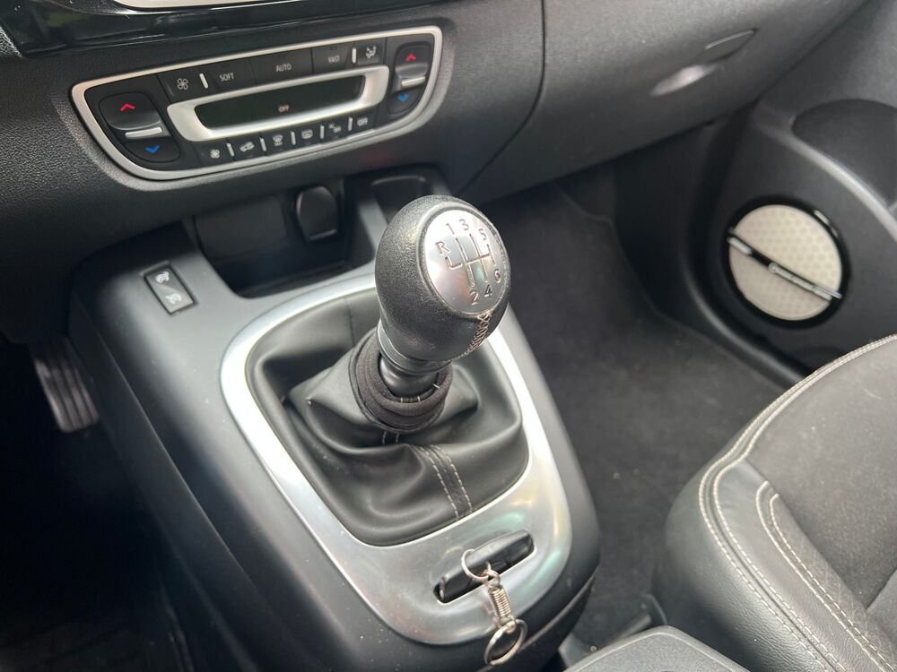 Sc&eacute;nic III Edition Bose 1.6 dCi 130 cv Phase 2 2014 occasion 95190 Goussainville
