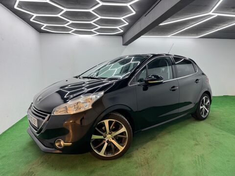 Peugeot 208 - 1.6 E-HDI 92CH BVM5 FÉLINE Toit