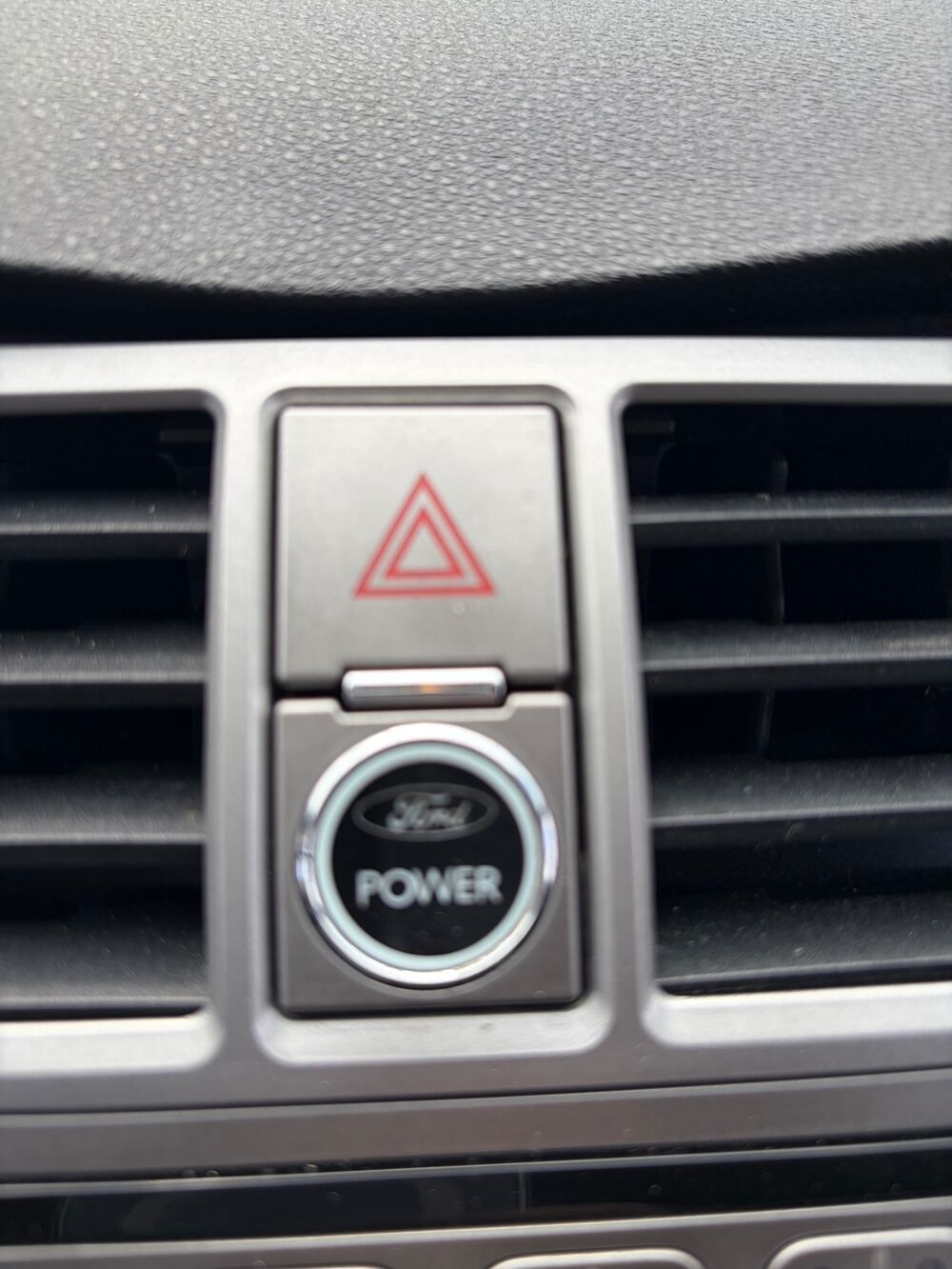 Kuga BOITE AUTOMATIQUE 2012 2.0L TDCi 4x4 Titanium SEMI CUIR RA 2012 occasion 95100 ARGENTEUIL
