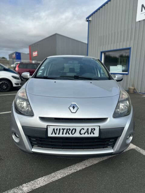 Clio III 1.5 dci 75cv TOMTOM / Distribution neuve 2010 occasion 49290 MAUGES SUR LOIRE