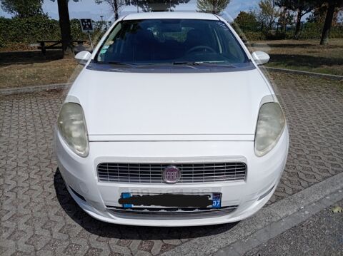 Grande Punto 1.3 JTD 75cv 2009 occasion 69800 Saint-Priest