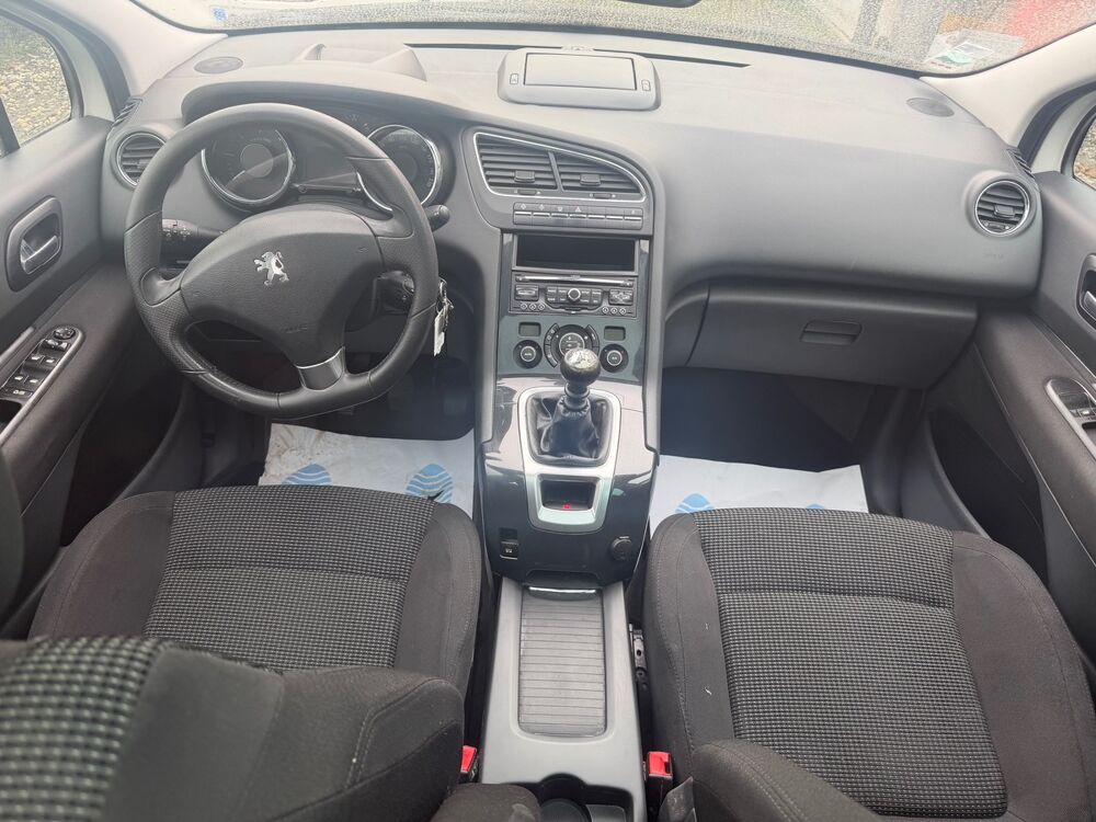 5008 hdi 1.6 115 CV ALLURE 2012 occasion 45520 Chevilly