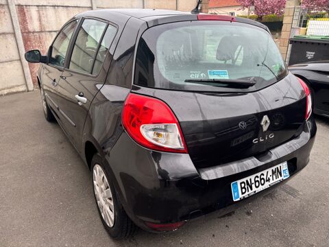 Clio 3 PH.2 1.2 i 75CV 2011 2011 occasion 45140 Saint Jean de la Ruelle