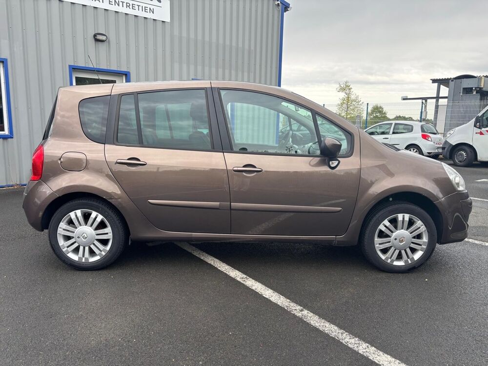 Grand Modus 1.5 DCI 85 / FAIBLE KILOMETRAGE / GARANTIE 12 MOIS 2011 occasion 49290 MAUGES SUR LOIRE