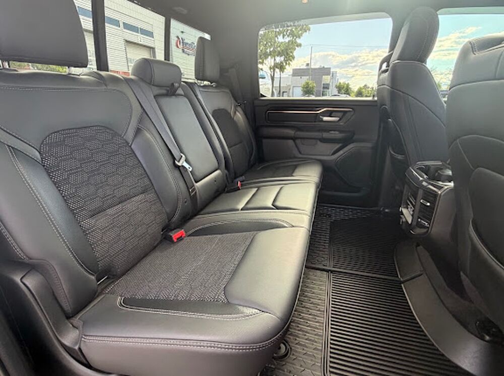 RAM 5.7L V8 HEMI 395 SPORT - CUIR - TOIT PANO - 59900€ TTC 2022 occasion 60300 SENLIS
