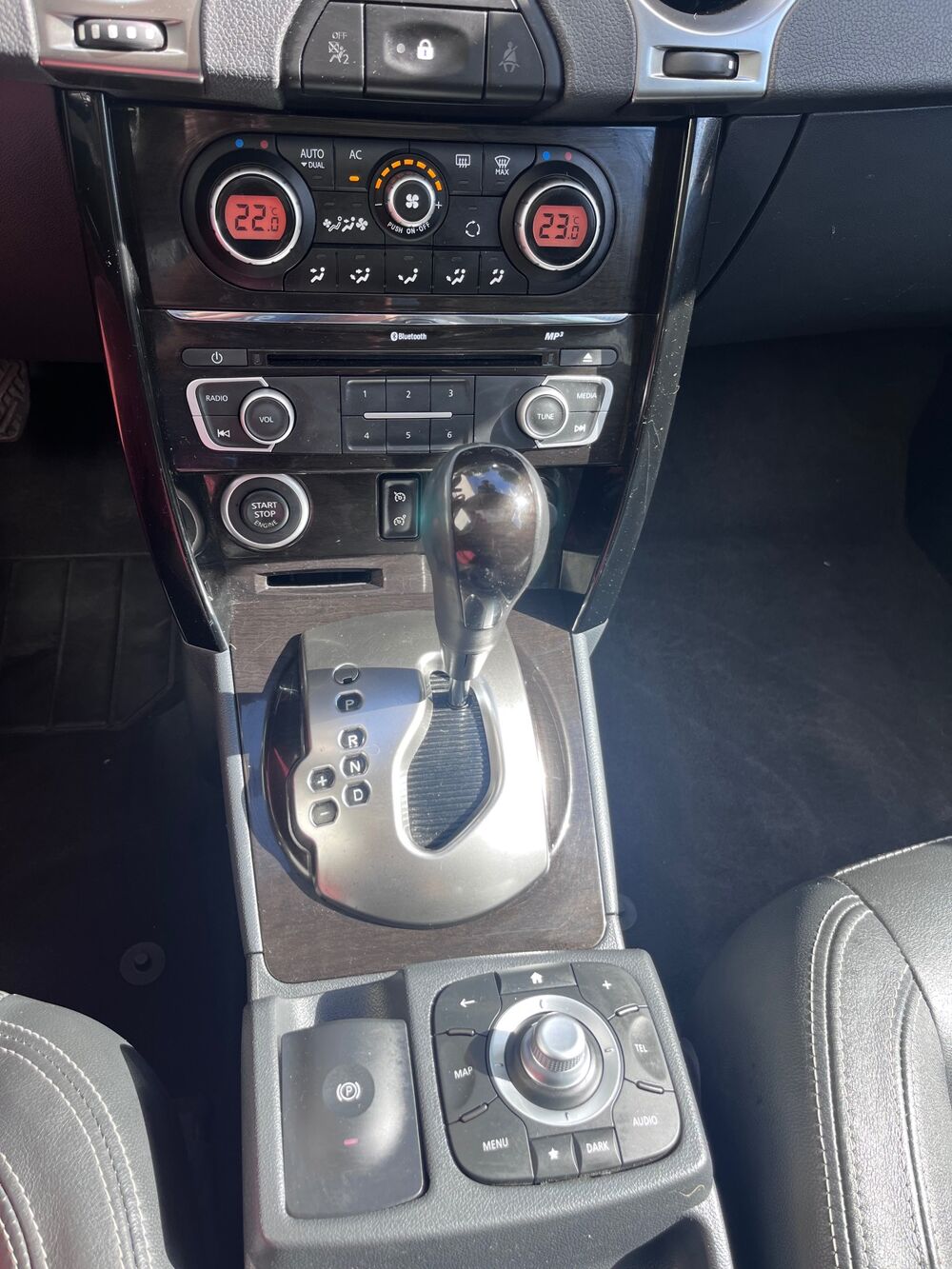 Koleos 2.0 dci *INITIALE PARIS * **BOITE AUTOMATIQUE** ***TOIT OU 2014 occasion 29200 BREST