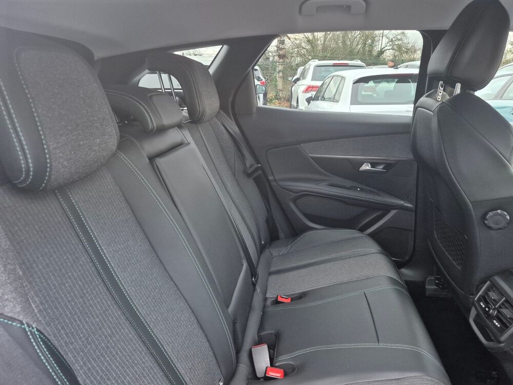 3008 1.6 hybrid 225 E-EAT8 Allure Pack 13325 Hors Taxes ! (export 2021 occasion 78690 LES ESSARTS-LE-ROI