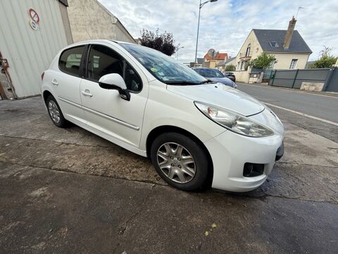 Peugeot 207 + - 1.4 hdi 70cv S1 - Blanc