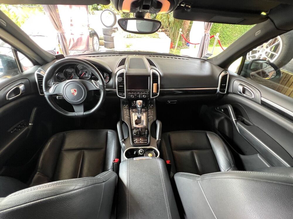 Cayenne 3,6. V6 Full, Black. 2011 occasion 44500 La Baule-Escoublac