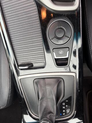 i40 2015 BOITE AUTO TOIT OUVRANT CUIR GPS Bluetooth Facture d e 2015 occasion 95100 ARGENTEUIL