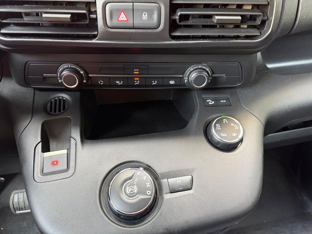 Berlingo 1.2 PTEC 131 CH 1ERE MAIN TVA RECUPERABLE GARANTIE 12 MOIS 2021 occasion 06400 CANNES