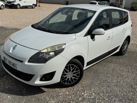 Renault Grand scenic IV 3 1.9L dCi 130CH 7P SUIVIE COMPLET AVEC CT A JOUR RIEN À PRÉ 2009 occasion Amberieu En Bugey 01500