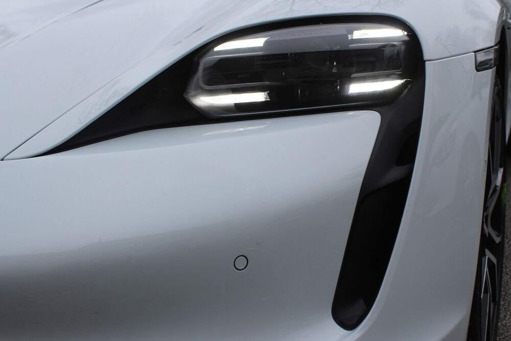 Taycan 476 ch AVEC BATTERIE PERFORMANCE PLUS 93.4 KWH + TOIT PANO O 2023 occasion 34430 Saint-Jean-de-V&eacute;das