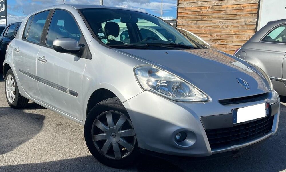 Clio III Phase 2 / 1.2 16V 101 cv*Finition Expression /1er Main /CLI 2009 occasion 34770 Gigean