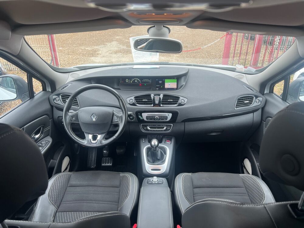 Sc&eacute;nic III TCE 130 CV BV6 BOSE 1&egrave;re MAIN 2014 occasion 45700 Villemandeur