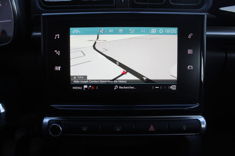 C3 III 1.2 VTi 82 ch SHINE - DISTRIBUTION FAITE + CARPLAY / CLI 2017 occasion 34430 Saint-Jean-de-V&eacute;das