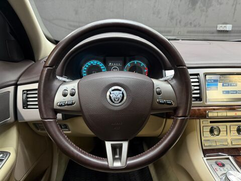 XF 3.0 d V6 211ch - LUXE PREMIUM - SUIVI JAGUAR 2010 occasion 45560 Saint-Denis-en-Val