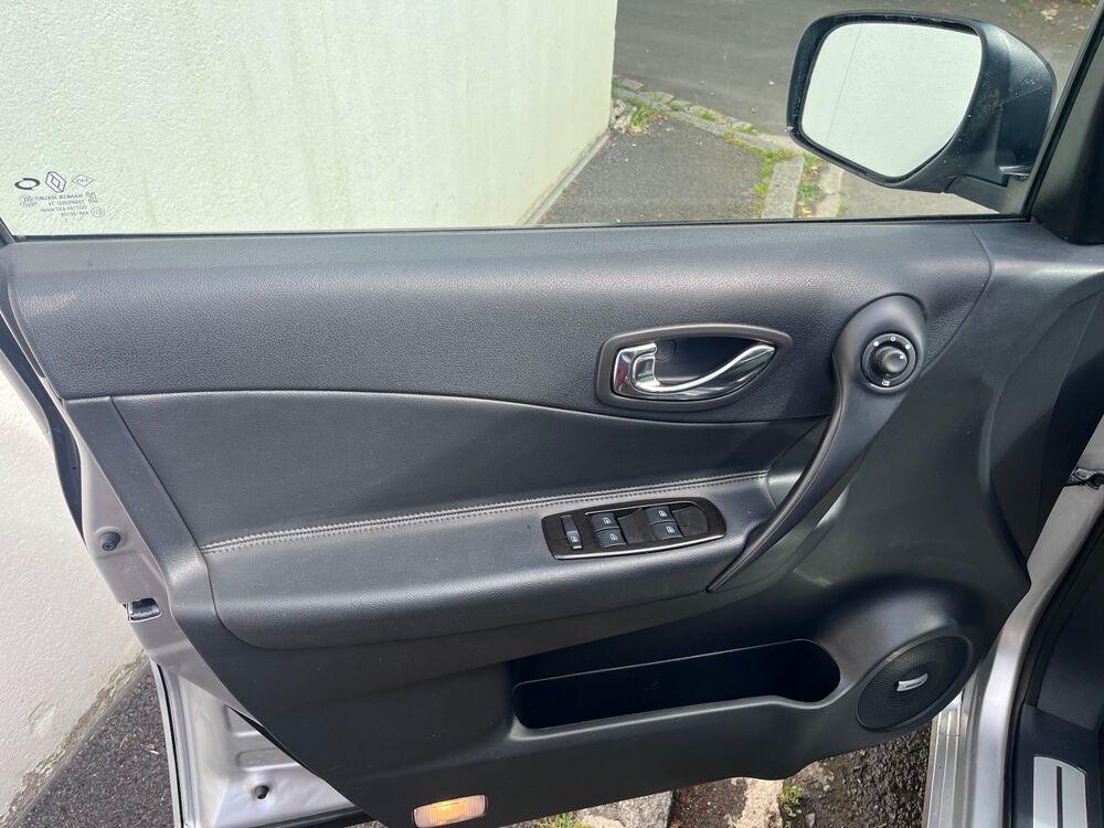 Koleos 2.0 dci *INITIALE PARIS * **BOITE AUTOMATIQUE** ***TOIT OU 2014 occasion 29200 BREST