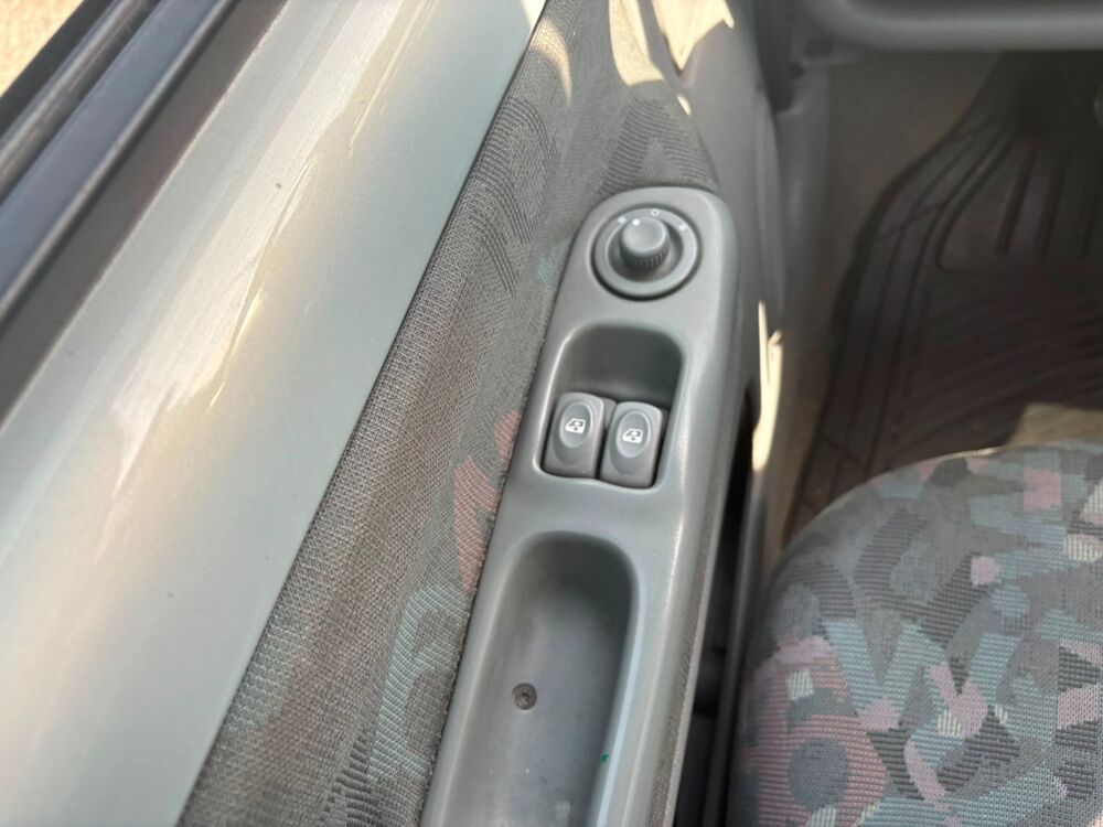 Twingo II 1.2 16V 75 EXPRESSION 2005 occasion 78100 SAINT-GERMAIN-EN-LAYE