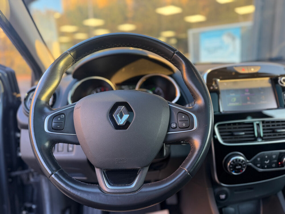Clio IV 0.9 INTENS 90 CH TOIT PANO/ FEU LEDS/BLUETOOTH/CAM&Eacute;RA DE REC 2018 occasion 42000 Saint-Etienne
