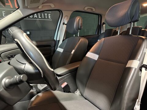 M&eacute;gane Grand Sc&eacute;nic III Phase 2 1.6 dCi FAP Energy eco2 130 cv Fini 2013 occasion 51370 CHAMPIGNY