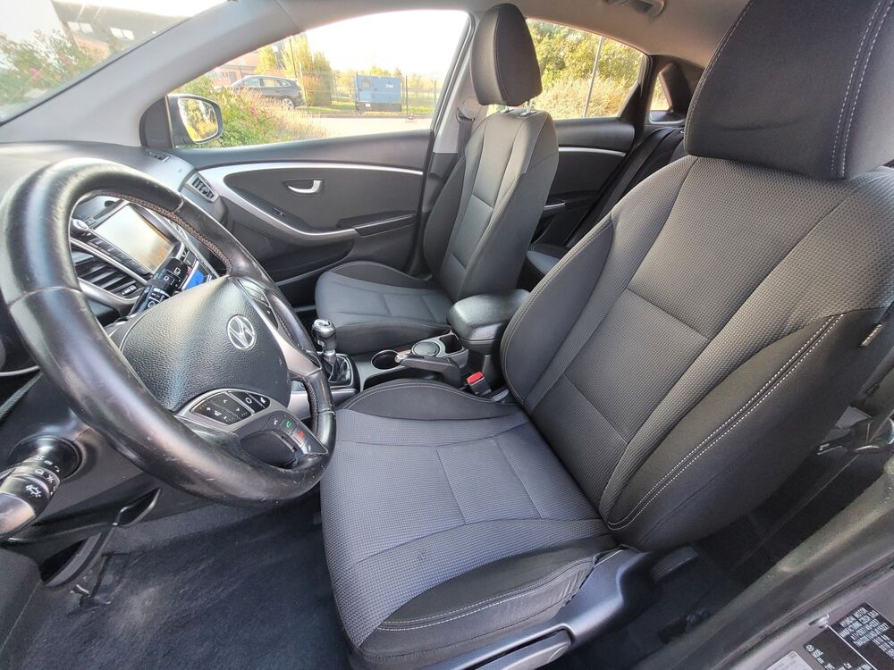 i30 1.6 CRDI 110 BLUE DRIVE PACK SENSATION PREMIERE MAIN GARANTI 2012 occasion 78200 BUCHELAY